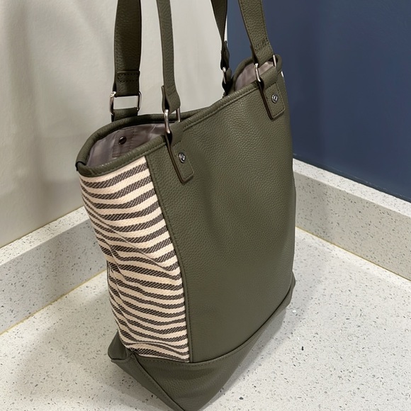 Thirty-one Colorblock Tote - Picture 2 of 3